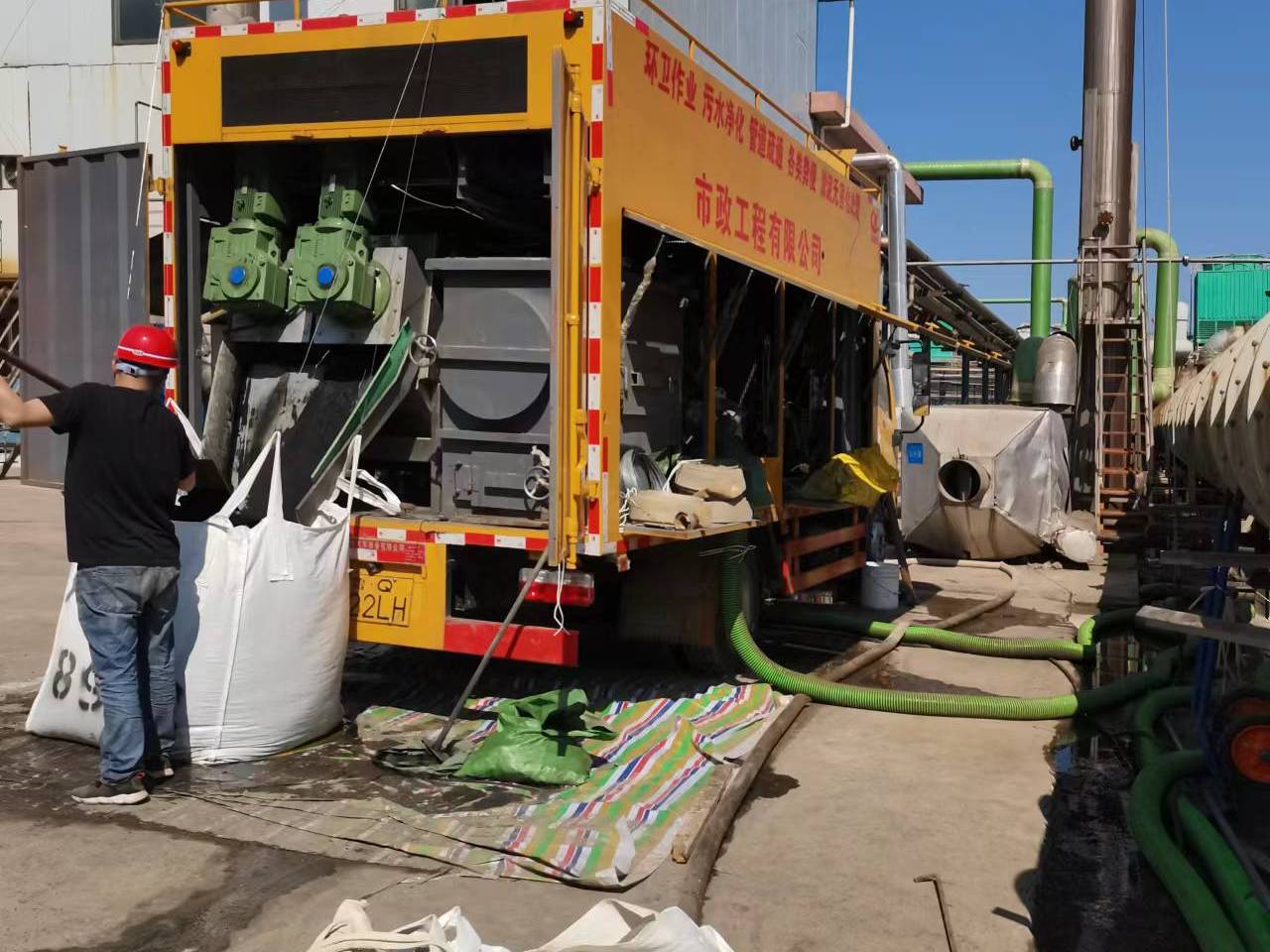 内江淤泥压干处理